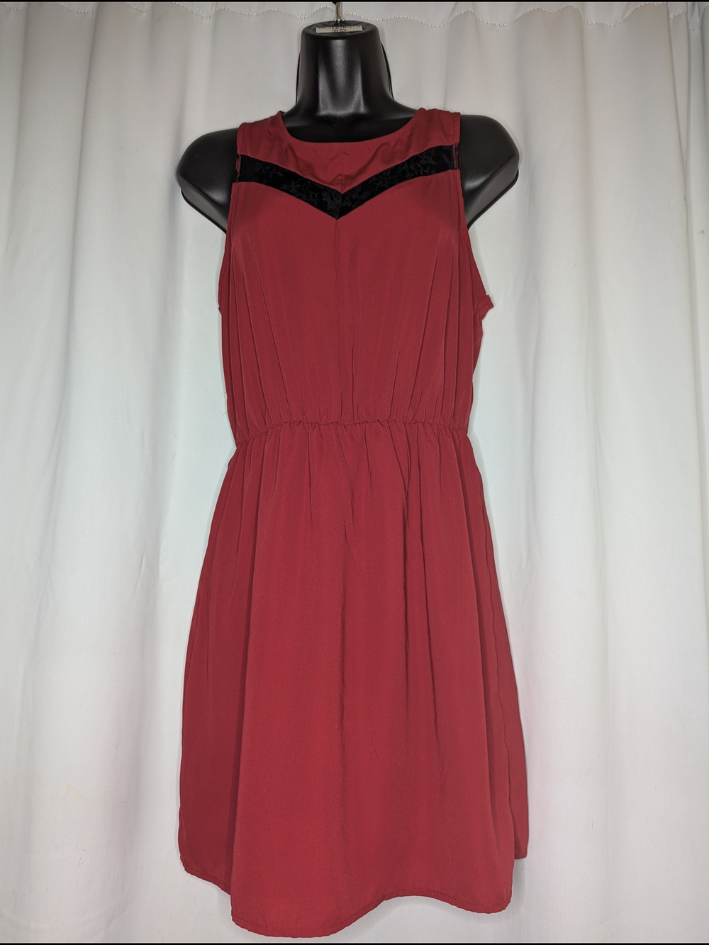Women's Sleeveless Red Dress with Lace Accent